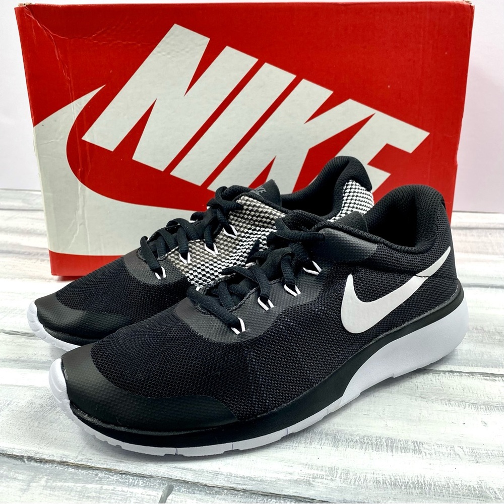 NEW NIKE Tanjun Racer Sneakers Gray Black Print New In Box NWT 5.5 Y Women 7-7.5